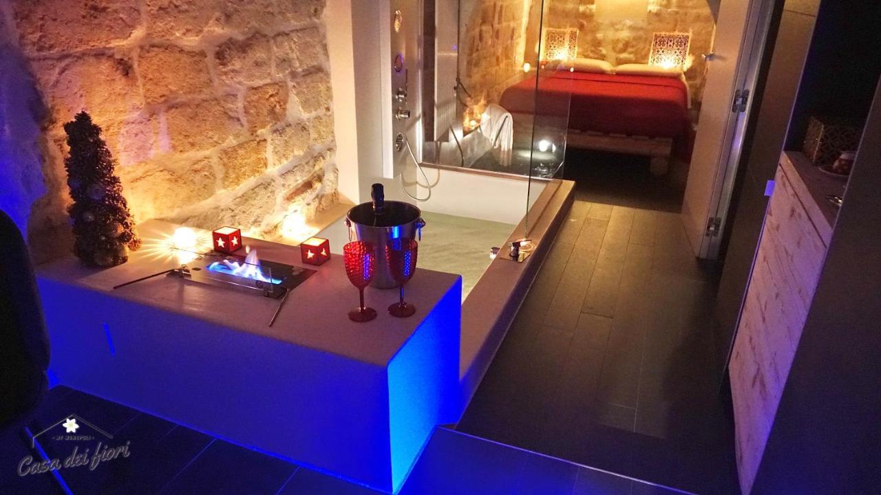 My Monopoli -Casa Dei Fiori Suite "Tulipano Nero" Centro Storico מראה חיצוני תמונה